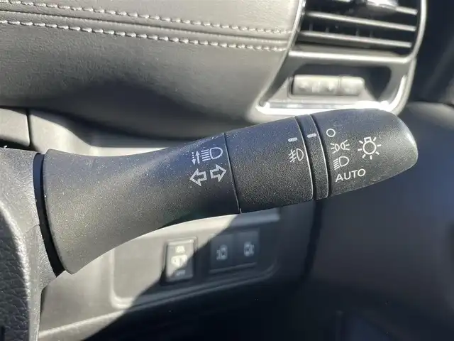 日産 セレナ ハイウェイスター プロパイロットED 静岡県 2017(平29)年 5.7万km ブリリアントホワイトパール ワンオーナー/純正9インチナビ/（AM/FM/CD/DVD/BD/BT)/フルセグTV/バックカメラ/プロパイロット/レーダークルーズコントロール/両側パワースライドドア/左側ハンズフリースライドドア/純正フリップダウンモニター/ビルトインETC/純正ドライブレコーダー/スマートキー/プッシュスタート/スペアキー×１/純正16インチアルミホイール/純正フロアマット/電動パーキングブレーキ/オートホールド/エマージェンシーブレーキ/レーンキープアシスト/横滑り防止装置/LEDヘッドライド/クリアランスソナー/コーナーセンサー/純正ドアバイザー/保証書