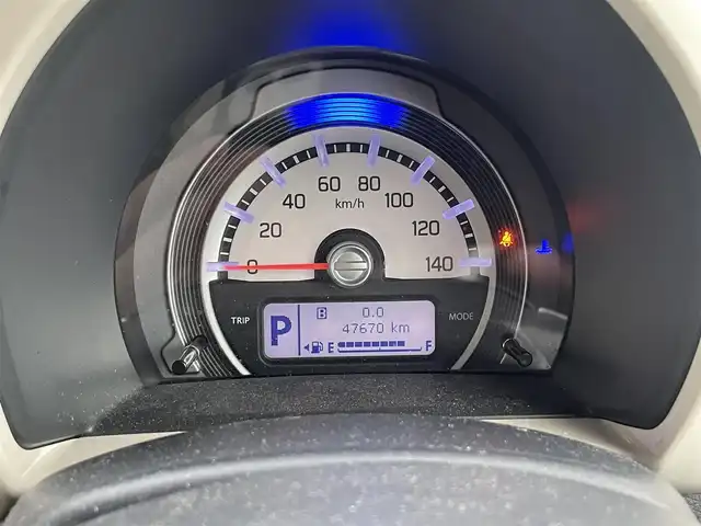 スズキ ハスラー J 静岡県 2019(令1)年 4.8万km ピュアホワイトパール/ブラック2トーン 社外オーディオ(CD/BT/AUX)/衝突軽減ブレーキ/レーンキープアシスト/LEDヘッドライト/LEDフォグ/純正15インチAW/スマートキー×2/保証書/取扱説明書