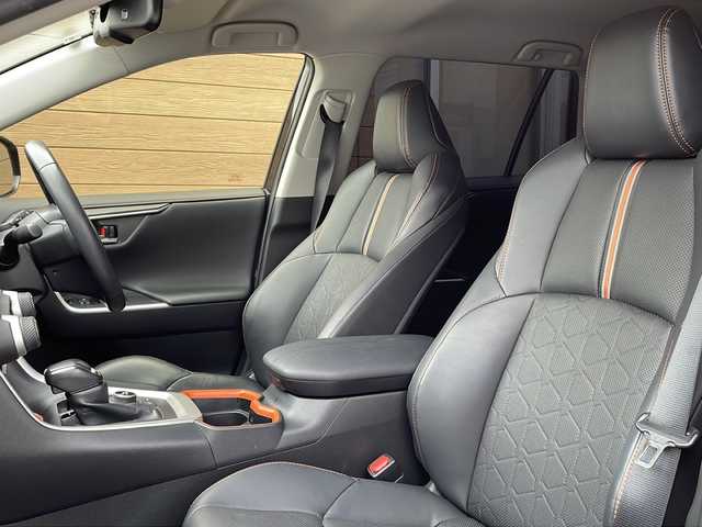 トヨタ ＲＡＶ４ アドベンチャー 福島県 2020(令2)年 3.8万km アティチュードブラックマイカ JAOSプロテクター/(バンパー/ノーズ/ピラー)/モデリスタサイドタフブレード/純正ナビ/(SD/BT/HDMI/USB/AM/FM)/レザーシート/D席パワーシート/前席シートヒーター/前席ベンチレーション/ハンドルヒーター/レーダークルーズコントロール/衝突軽減ブレーキ/ブラインドスポットモニター/オートハイビーム/LEDヘッドライト/フォグランプ/バックカメラ/ビルトインETC/ステアリングスイッチ/ルーフレール