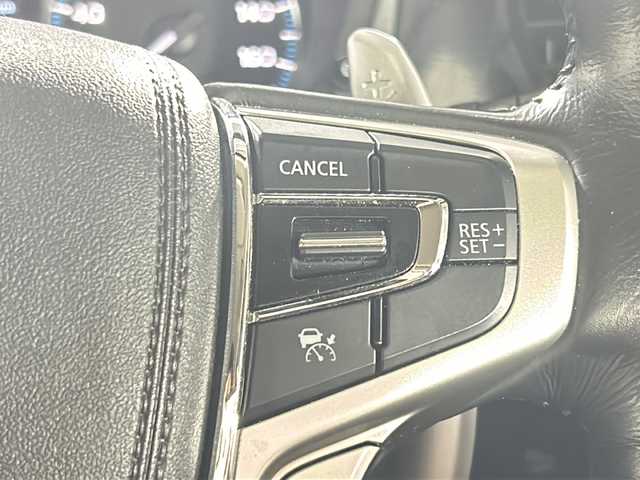 三菱 アウトランダー ＰＨＥＶ G セーフティパッケージ 沖縄県 2018(平30)年 5万km シルキーホワイト 【県外仕入】/ワンオーナー/禁煙車/県外仕入れ/純正7インチナビ/CD/DVD/Bluetooth/マルチアラウンドモニター/衝突被害軽減ブレーキシステム/レーダークルーズコントロール/レーンキープアシスト/横滑り防止装置/ブラインドスポットモニター/アイドリングストップ/ハーフレザーシート/パワーシート/前席シートヒーター/ステアリングヒーター/オートマチックハイビーム/LEDヘッドライト/オートライト/100V充電/純正18インチAW/純正フロアマット/プッシュスタート/スマートキー/保証書/取扱説明書