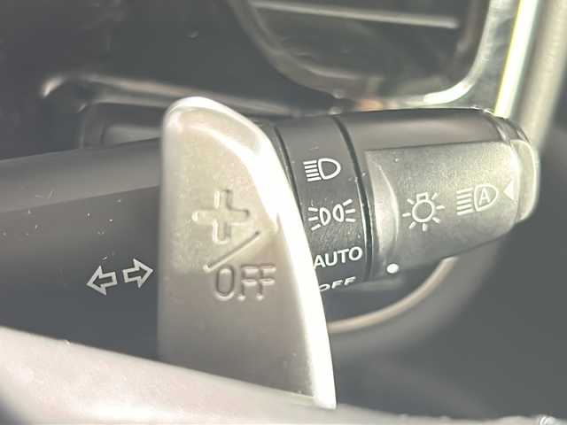 三菱 アウトランダー ＰＨＥＶ G セーフティパッケージ 沖縄県 2018(平30)年 5万km シルキーホワイト 【県外仕入】/ワンオーナー/禁煙車/県外仕入れ/純正7インチナビ/CD/DVD/Bluetooth/マルチアラウンドモニター/衝突被害軽減ブレーキシステム/レーダークルーズコントロール/レーンキープアシスト/横滑り防止装置/ブラインドスポットモニター/アイドリングストップ/ハーフレザーシート/パワーシート/前席シートヒーター/ステアリングヒーター/オートマチックハイビーム/LEDヘッドライト/オートライト/100V充電/純正18インチAW/純正フロアマット/プッシュスタート/スマートキー/保証書/取扱説明書