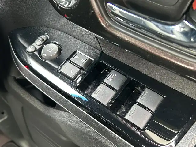 ホンダ Ｎ ＢＯＸ カスタム G L ホンダセンシング 福岡県 2019(令1)年 4.5万km ミラノレッド ・社外8インチナビ/（フルセグ/Bluetooth/USB/HDMI/AUX）/・社外10.2インチ後席用モニター/・両側パワースライドドア/・バックカメラ/・ドライブレコーダー/・ETC/・クルーズコントロール（追従走行可）/・横滑り防止装置/・衝突軽減システム/・レーンキープアシスト/・D/N席シートヒーター/・純正サイドエアロパーツ/・LEDヘッドライト/・電動格納ミラー/・純正ドアバイザー/・純正アルミホイール