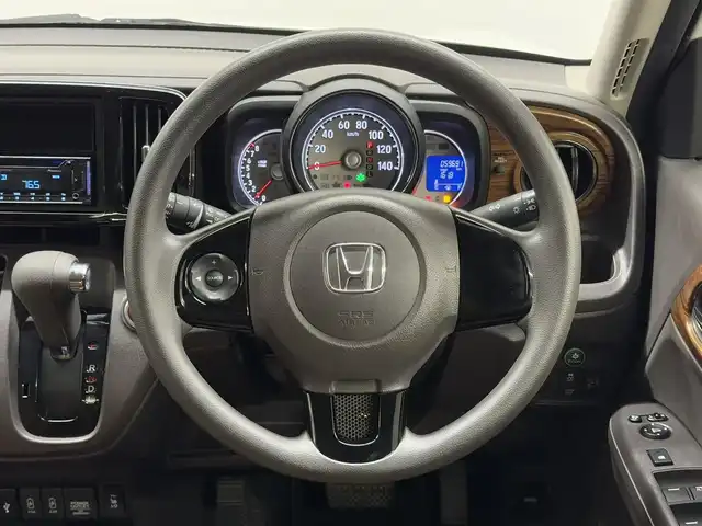 ホンダ Ｎ ＯＮＥ セレクト 三重県 2019(平31)年 6万km プラチナホワイトパール ガソリン/FF/インパネCVT/Carrozzeria 1DINオーディオユニット DEH-5600/（CD/USB/Bluetooth/AM/FM/USB/AUX）/ビルトインETC/安全/・近距離衝突軽減ブレーキ［CTBA］/・VSA（トラクションコントロール＆ABS）/・SRS サイド＆カーテンエアバッグ/装備/・ハーフレザーシート/・シートヒーター（D/N）/・オートエアコン/・プッシュスタート/・充電用USBジャックx2/・ステアリングスイッチ/・電動格納ドアミラー/・全ドアパワーウインドウ/・保/取/・スマートキーx2/2トーンカラー