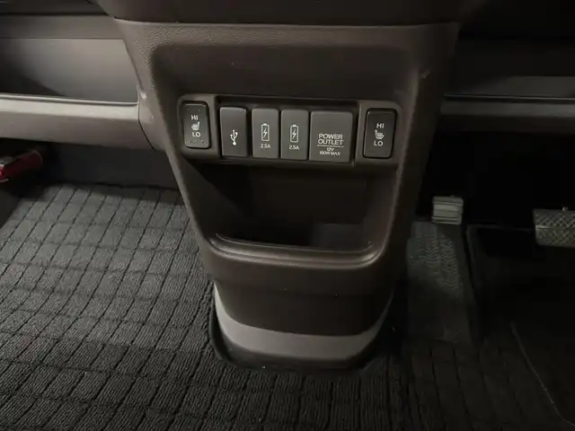 ホンダ Ｎ ＯＮＥ セレクト 三重県 2019(平31)年 6万km プラチナホワイトパール ガソリン/FF/インパネCVT/Carrozzeria 1DINオーディオユニット DEH-5600/（CD/USB/Bluetooth/AM/FM/USB/AUX）/ビルトインETC/安全/・近距離衝突軽減ブレーキ［CTBA］/・VSA（トラクションコントロール＆ABS）/・SRS サイド＆カーテンエアバッグ/装備/・ハーフレザーシート/・シートヒーター（D/N）/・オートエアコン/・プッシュスタート/・充電用USBジャックx2/・ステアリングスイッチ/・電動格納ドアミラー/・全ドアパワーウインドウ/・保/取/・スマートキーx2/2トーンカラー