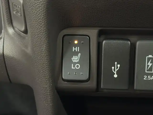 ホンダ Ｎ ＯＮＥ セレクト 三重県 2019(平31)年 6万km プラチナホワイトパール ガソリン/FF/インパネCVT/Carrozzeria 1DINオーディオユニット DEH-5600/（CD/USB/Bluetooth/AM/FM/USB/AUX）/ビルトインETC/安全/・近距離衝突軽減ブレーキ［CTBA］/・VSA（トラクションコントロール＆ABS）/・SRS サイド＆カーテンエアバッグ/装備/・ハーフレザーシート/・シートヒーター（D/N）/・オートエアコン/・プッシュスタート/・充電用USBジャックx2/・ステアリングスイッチ/・電動格納ドアミラー/・全ドアパワーウインドウ/・保/取/・スマートキーx2/2トーンカラー
