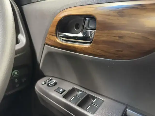 ホンダ Ｎ ＯＮＥ セレクト 三重県 2019(平31)年 6万km プラチナホワイトパール ガソリン/FF/インパネCVT/Carrozzeria 1DINオーディオユニット DEH-5600/（CD/USB/Bluetooth/AM/FM/USB/AUX）/ビルトインETC/安全/・近距離衝突軽減ブレーキ［CTBA］/・VSA（トラクションコントロール＆ABS）/・SRS サイド＆カーテンエアバッグ/装備/・ハーフレザーシート/・シートヒーター（D/N）/・オートエアコン/・プッシュスタート/・充電用USBジャックx2/・ステアリングスイッチ/・電動格納ドアミラー/・全ドアパワーウインドウ/・保/取/・スマートキーx2/2トーンカラー
