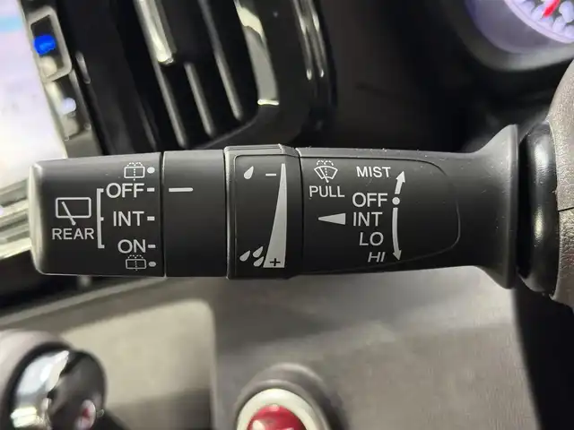 ホンダ Ｎ ＯＮＥ セレクト 三重県 2019(平31)年 6万km プラチナホワイトパール ガソリン/FF/インパネCVT/純正 7インチナビ VXM-184VFi/（CD/DVD/FM/AM/TV/iPod/SD/USB/Bluetooth/AUX）/バックカメラ/ビルトインETC/安全/・近距離衝突軽減ブレーキ［CTBA］/・VSA（トラクションコントロール＆ABS）/・SRS サイド＆カーテンエアバッグ/装備/・ハーフレザーシート/・シートヒーター（D/N）/・オートエアコン/・プッシュスタート/・充電用USBジャックx2/・ステアリングスイッチ/・電動格納ドアミラー/・全ドアパワーウインドウ/・保/取/・スマートキーx2/2トーンカラー
