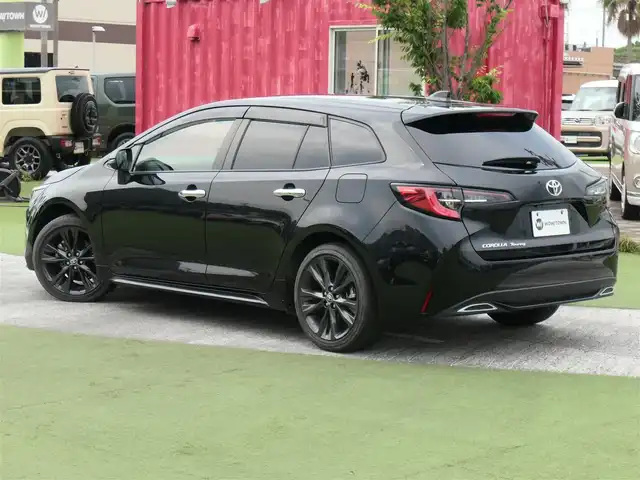 トヨタ カローラツーリング ダブルバイビー 千葉県 2020(令2)年 4.3万km ブラックマイカ Toyota Safety Sense/・プリクラッシュセーフティ/・レーンディパーチャーアラート/・オートハイビーム/・レーダークルーズコントロール/ハーフレザーシート/前席シートヒーター/純正コネクティッドナビ/地デジTV/【Bluetooth接続】/バックカメラ/ドライブレコーダー（DRT-H68A）/革巻きステアリング/ステアリングヒーター/ステアリングスイッチ/ETC/LEDヘッドライト/フォグライト/ウインカーミラー/クリアランスソナー/純正17インチアルミホイル/サイド/カーテン/ニーエアバッグ/スマートキー
