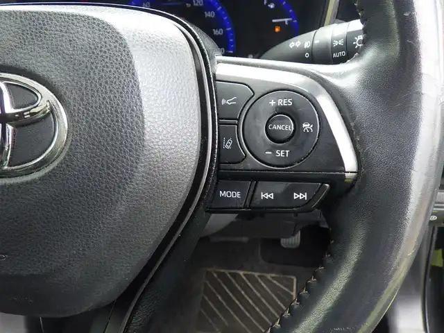 トヨタ カローラツーリング ダブルバイビー 千葉県 2020(令2)年 4.3万km ブラックマイカ Toyota Safety Sense/・プリクラッシュセーフティ/・レーンディパーチャーアラート/・オートハイビーム/・レーダークルーズコントロール/ハーフレザーシート/前席シートヒーター/純正コネクティッドナビ/地デジTV/【Bluetooth接続】/バックカメラ/ドライブレコーダー（DRT-H68A）/革巻きステアリング/ステアリングヒーター/ステアリングスイッチ/ETC/LEDヘッドライト/フォグライト/ウインカーミラー/クリアランスソナー/純正17インチアルミホイル/サイド/カーテン/ニーエアバッグ/スマートキー