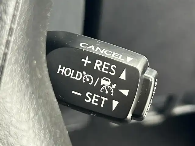 トヨタ ランドクルーザー プラド TX Lパッケージ 道央・札幌 2018(平30)年 1.7万km アティチュードブラックマイカ ・ワンオーナー/・４WD/・純正ナビ/　CD/DVD/SD/BT/フルセグ/・バックカメラ/・ビルトインETC/・前方ドライブレコーダー/・プリクラッシュセーフティ/・レーダークルーズコントロール/・レーンキープアシスト/・クリアランスソナー/・オートハイビーム/・レザーシート/・前席パワーシート/・前席エア/シートヒーター/・LEDヘッドライト/・フォグライト/・オートライト/・プッシュスタート/・スマートキー/・一体型エンジンスターター/・ルーフレール/・純正フロアマット/・ドアバイザー/・保証書/・取扱説明書