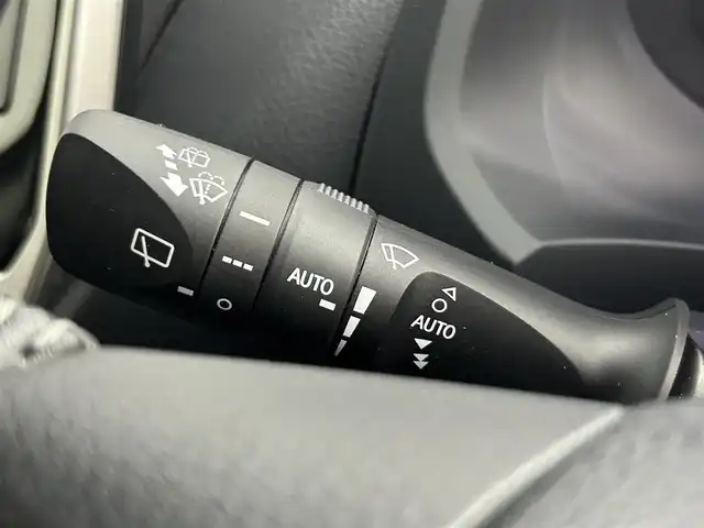 トヨタ ランドクルーザー プラド TX Lパッケージ 道央・札幌 2018(平30)年 1.7万km アティチュードブラックマイカ ・ワンオーナー/・４WD/・純正ナビ/　CD/DVD/SD/BT/フルセグ/・バックカメラ/・ビルトインETC/・前方ドライブレコーダー/・プリクラッシュセーフティ/・レーダークルーズコントロール/・レーンキープアシスト/・クリアランスソナー/・オートハイビーム/・レザーシート/・前席パワーシート/・前席エア/シートヒーター/・LEDヘッドライト/・フォグライト/・オートライト/・プッシュスタート/・スマートキー/・一体型エンジンスターター/・ルーフレール/・純正フロアマット/・ドアバイザー/・保証書/・取扱説明書