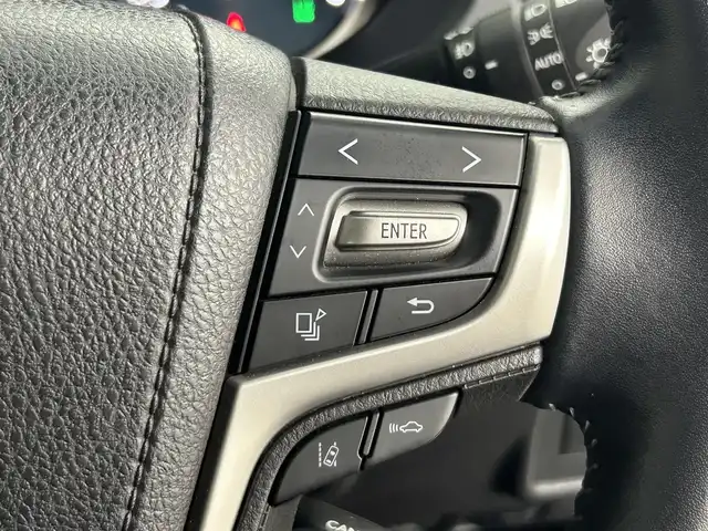 トヨタ ランドクルーザー プラド TX Lパッケージ 道央・札幌 2018(平30)年 1.7万km アティチュードブラックマイカ ・ワンオーナー/・４WD/・純正ナビ/　CD/DVD/SD/BT/フルセグ/・バックカメラ/・ビルトインETC/・前方ドライブレコーダー/・プリクラッシュセーフティ/・レーダークルーズコントロール/・レーンキープアシスト/・クリアランスソナー/・オートハイビーム/・レザーシート/・前席パワーシート/・前席エア/シートヒーター/・LEDヘッドライト/・フォグライト/・オートライト/・プッシュスタート/・スマートキー/・一体型エンジンスターター/・ルーフレール/・純正フロアマット/・ドアバイザー/・保証書/・取扱説明書