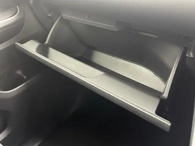 トヨタ ヴォクシー ハイブリッド S－Z 茨城県 2024(令6)年 0.5万km ホワイトパールクリスタルシャイン 純正10.5型DA/フルセグ/アドバンストパーク/全方位カメラ/純正13.2型フリップダウンモニター/ユニバーサルステップ/快適利便パッケージ/衝突被害軽減ブレーキ/車線逸脱抑制装置/レーダークルーズコントロール/オートマチックハイビーム/クリアランスソナー/両側電動スライドドア/ETC2.0/AC100V/シートヒーター/ステアリングヒーター/純正17インチAW/3眼LEDヘッドライト/スマートキー
