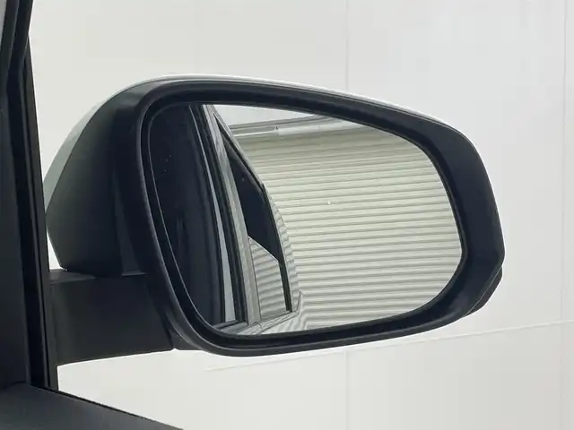 トヨタ ヴォクシー ハイブリッド S－Z 茨城県 2024(令6)年 0.5万km ホワイトパールクリスタルシャイン 純正10.5型DA/フルセグ/アドバンストパーク/全方位カメラ/純正13.2型フリップダウンモニター/ユニバーサルステップ/快適利便パッケージ/衝突被害軽減ブレーキ/車線逸脱抑制装置/レーダークルーズコントロール/オートマチックハイビーム/クリアランスソナー/両側電動スライドドア/ETC2.0/AC100V/シートヒーター/ステアリングヒーター/純正17インチAW/3眼LEDヘッドライト/スマートキー