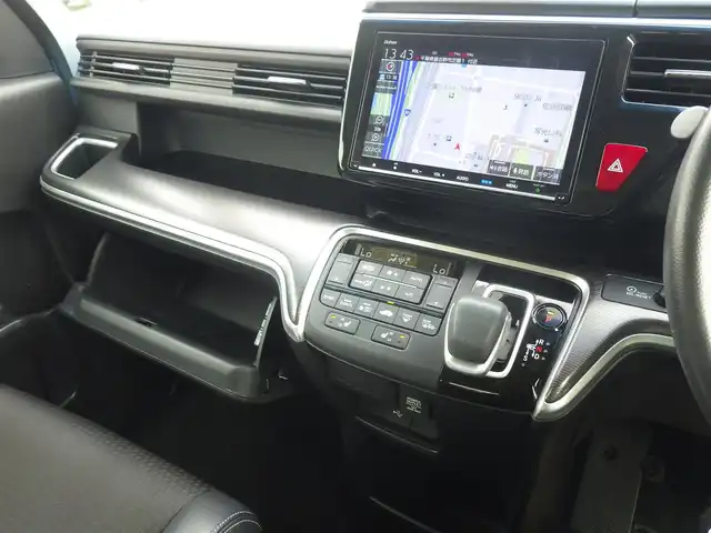 ホンダ ステップワゴン スパーダ eHEV G EXホンダS 千葉県 2021(令3)年 5.1万km プレミアムスパークルブラックパール ホンダセンシング/・衝突軽減ブレーキ（CMBS）/・車線維持支援システム（LKAS）/・アダプティブクルーズコントロール（ACC）/・後方誤発進抑制機能/・誤発進抑制機能/両側パワースライドドア/純正メモリーナビ/地デジTV/【DVD/CD再生機能　Bluetooth接続】/バックカメラ/ドライブレコーダー（前後撮影）/ハーフレザーシート/前席シートヒーター/ETC/LEDヘッドライト/フォグライト/ウインカーミラー/純正16インチアルミホイル/サイド/カーテンエアバッグ/Honda スマートキー