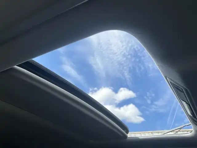トヨタ ヴェルファイア Z Gエディション 岡山県 2019(令1)年 9.3万km ホワイトパールクリスタルシャイン 登録時走行距離92/577km/純正メーカーオプション10インチナビ/（AM/FM/DISC/TV/Bluetooth）/純正12.1型フリップダウンモニター/ツインムーンルーフ/JBLプレミアムサウンド/トヨタセーフティセンス/・プリクラッシュセーフティ/・レーンディパーチャーアラート/・アダプティブハイビーム/・レーダークルーズコントロール/パノラミックビューモニター/パーキングアシスト/3眼LEDヘッドランプ/デジタルインナーミラー/ブラインドスポットモニター/両側パワースライドドア/スペアキー×1/パワーバックドア/パワーシート(全席)/シートヒーター(全席)/シートベンチレーション(全席)/ステアリングヒーター/ビルトインETC2.0/前後ドライブレコーダー/電動パーキングブレーキ/オートブレーキホールド/プッシュスタート/スマートキー