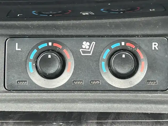 トヨタ ヴェルファイア Z Gエディション 岡山県 2019(令1)年 9.3万km ホワイトパールクリスタルシャイン 登録時走行距離92/577km/純正メーカーオプション10インチナビ/（AM/FM/DISC/TV/Bluetooth）/純正12.1型フリップダウンモニター/ツインムーンルーフ/JBLプレミアムサウンド/トヨタセーフティセンス/・プリクラッシュセーフティ/・レーンディパーチャーアラート/・アダプティブハイビーム/・レーダークルーズコントロール/パノラミックビューモニター/パーキングアシスト/3眼LEDヘッドランプ/デジタルインナーミラー/ブラインドスポットモニター/両側パワースライドドア/スペアキー×1/パワーバックドア/パワーシート(全席)/シートヒーター(全席)/シートベンチレーション(全席)/ステアリングヒーター/ビルトインETC2.0/前後ドライブレコーダー/電動パーキングブレーキ/オートブレーキホールド/プッシュスタート/スマートキー