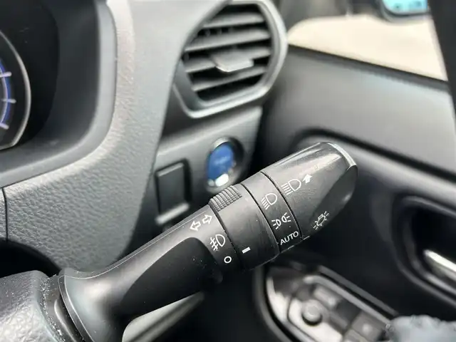 トヨタ エスクァイア ハイブリッド Gi プレミアムパッケージ ブラックテーラード 岡山県 2019(令1)年 9.6万km スパークリングブラックパールクリスタルシャイン 登録時走行距離95162km/社外10インチナビ/フルセグTV(AM.FM.CD.DVD.TV.BT)/両側パワースライドドア/バックカメラ/ETC/ドライブレコーダー/シートヒーター/クリアランスソナー/衝突軽減ブレーキ/クルーズコントロール/レーンキープアシスト/オートマチックハイビーム/アイドリングストップ/15インチ純正AW/純正フロアマット