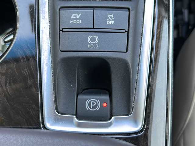 トヨタ クラウン ハイブリッド G－エグゼクティブ 茨城県 2019(令1)年 1.8万km ホワイトパールクリスタルシャイン 横滑り防止装置/コーナーセンサー/レーンキープアシスト/盗難防止装置/オートライト/オートマチックハイビーム/LEDヘッドライト/カーテンエアバッグ/Bluetooth/USB入力端子/ETC2.0/全方位カメラ/フルセグTV/純正SDナビ/サンルーフ/MTモード付AT/パーキングアシスト/スマートキー/冷房AAC/クルーズコントロール/ドライブレコーダー/純正フロアマット/パワーシート/レザーシート/シートヒーター/18インチ純正アルミホイール