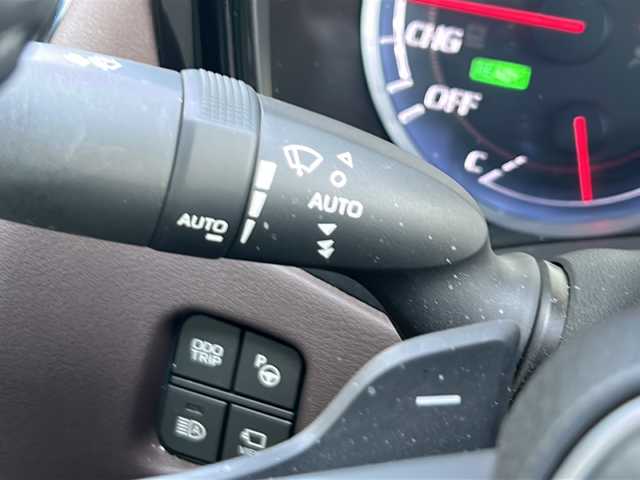 トヨタ クラウン ハイブリッド G－エグゼクティブ 茨城県 2019(令1)年 1.8万km ホワイトパールクリスタルシャイン 横滑り防止装置/コーナーセンサー/レーンキープアシスト/盗難防止装置/オートライト/オートマチックハイビーム/LEDヘッドライト/カーテンエアバッグ/Bluetooth/USB入力端子/ETC2.0/全方位カメラ/フルセグTV/純正SDナビ/サンルーフ/MTモード付AT/パーキングアシスト/スマートキー/冷房AAC/クルーズコントロール/ドライブレコーダー/純正フロアマット/パワーシート/レザーシート/シートヒーター/18インチ純正アルミホイール