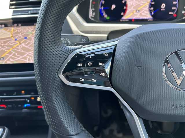 フォルクスワーゲン ＶＷ ティグアン TSI Rライン 東京都 2022(令4)年 0.1万km ガンＭ ワンオーナー/純正Discover Proナビ（9.2インチ）/・Bluetoothオーディオ/USBオーディオ/・Apple CarPlay/AndroidAuto/レザーシートパッケージ/・”R”ロゴ入チタンブラック革シート/・パワーシート（前席）/DCCパッケージ/・5本ツインスポーク20インチアルミホイール/オールインセーフティ/・アクティブクルーズコントロール/・アラウンドビューカメラ/LEDマトリックスヘッドランプ/ビルトインETC2.0/純正ドライブレコーダー（前後）/取扱説明書/保証書/・ディーラー点検整備記録簿（R6/8）/スペアキー1本/カラーコード：LC7Q/ドルフィングレーメタリック