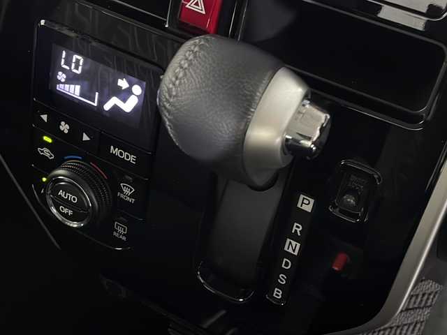トヨタ タンク カスタムG S 広島県 2017(平29)年 4.3万km ブラックマイカメタリック 禁煙車/純正ナビ/パノラミックビューモニター/両側パワースライドドア/クルーズコントロール/ＥＴＣ/後方コーナーセンサー/衝突被害軽減/フォグランプ/LEDヘッドライト/オートライト/アイドリングストップ/純正14インチアルミホイール(165/65/R14)/エアバッグ(運転席/助手席/サイド)