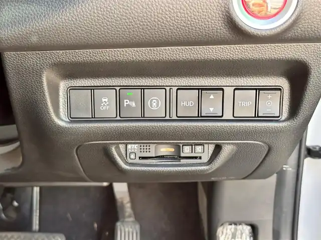 ホンダ アコード EX 宮城県 2020(令2)年 9.3万km プラチナホワイトパール サンルーフ/ホンダセンシング/●衝突軽減ブレーキ〈CMBS〉/●誤発進抑制機能/●後方誤発進抑制機能/●歩行者事故低減ステアリング/●路外逸脱抑制機能/●渋滞追従機能付アダプティブ・クルーズ・コントロール〈ACC〉/●車線維持支援システム〈LKAS〉/●先行車発進お知らせ機能/●標識認識機能/●オートハイビーム/ブラインドスポットインフォメーション/Hondaインターナビ＋リンクアップフリー/・8インチワイドディスプレイ/・リアワイドカメラ/・ETC車載機/・Bluetooth/・フルセグTV/・USBジャック/ヘッドアップディスプレイ/ドライブレコーダー/ワイヤレス充電器/レザーシート/パワーシート（運転席メモリー機能付）/シートヒーター/革巻きステアリング/パドルシフト/ステアリングスイッチ/電動パーキングブレーキ/ブレーキホールド/LEDヘッドライト/フォグランプ/オートライト/スマートキー＆プッシュスタート/電動格納ミラー/純正18インチAW/純正フロアアット/W/サイド/カーテンエアバッグ