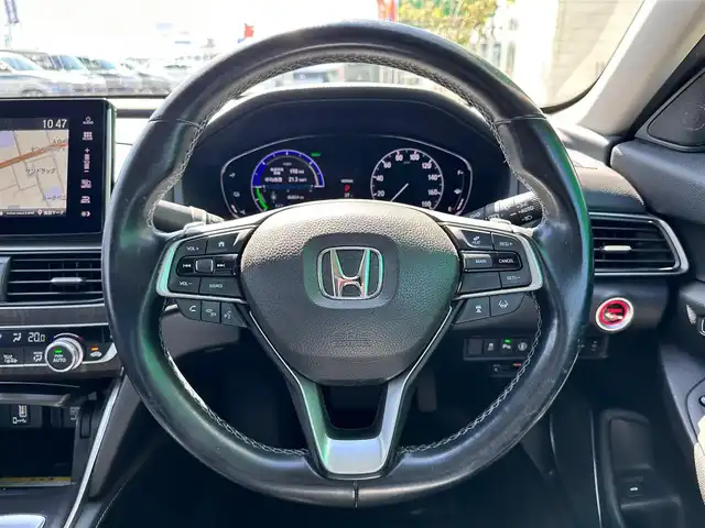 ホンダ アコード EX 宮城県 2020(令2)年 9.3万km プラチナホワイトパール サンルーフ/ホンダセンシング/●衝突軽減ブレーキ〈CMBS〉/●誤発進抑制機能/●後方誤発進抑制機能/●歩行者事故低減ステアリング/●路外逸脱抑制機能/●渋滞追従機能付アダプティブ・クルーズ・コントロール〈ACC〉/●車線維持支援システム〈LKAS〉/●先行車発進お知らせ機能/●標識認識機能/●オートハイビーム/ブラインドスポットインフォメーション/Hondaインターナビ＋リンクアップフリー/・8インチワイドディスプレイ/・リアワイドカメラ/・ETC車載機/・Bluetooth/・フルセグTV/・USBジャック/ヘッドアップディスプレイ/ドライブレコーダー/ワイヤレス充電器/レザーシート/パワーシート（運転席メモリー機能付）/シートヒーター/革巻きステアリング/パドルシフト/ステアリングスイッチ/電動パーキングブレーキ/ブレーキホールド/LEDヘッドライト/フォグランプ/オートライト/スマートキー＆プッシュスタート/電動格納ミラー/純正18インチAW/純正フロアアット/W/サイド/カーテンエアバッグ