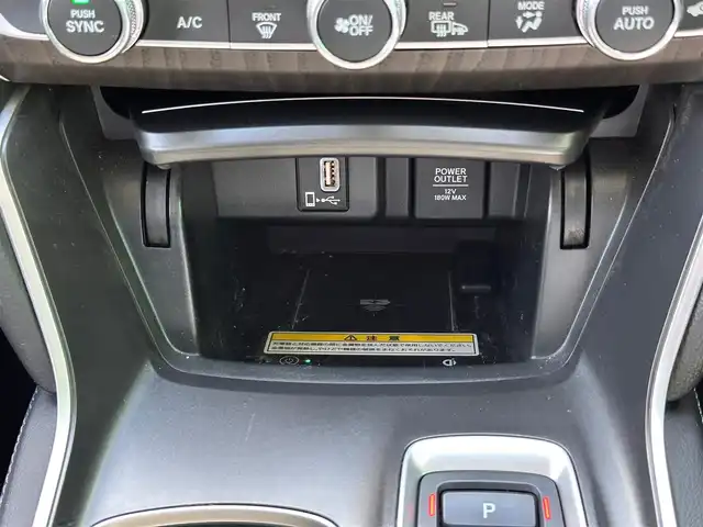 ホンダ アコード EX 宮城県 2020(令2)年 9.3万km プラチナホワイトパール サンルーフ/ホンダセンシング/●衝突軽減ブレーキ〈CMBS〉/●誤発進抑制機能/●後方誤発進抑制機能/●歩行者事故低減ステアリング/●路外逸脱抑制機能/●渋滞追従機能付アダプティブ・クルーズ・コントロール〈ACC〉/●車線維持支援システム〈LKAS〉/●先行車発進お知らせ機能/●標識認識機能/●オートハイビーム/ブラインドスポットインフォメーション/Hondaインターナビ＋リンクアップフリー/・8インチワイドディスプレイ/・リアワイドカメラ/・ETC車載機/・Bluetooth/・フルセグTV/・USBジャック/ヘッドアップディスプレイ/ドライブレコーダー/ワイヤレス充電器/レザーシート/パワーシート（運転席メモリー機能付）/シートヒーター/革巻きステアリング/パドルシフト/ステアリングスイッチ/電動パーキングブレーキ/ブレーキホールド/LEDヘッドライト/フォグランプ/オートライト/スマートキー＆プッシュスタート/電動格納ミラー/純正18インチAW/純正フロアアット/W/サイド/カーテンエアバッグ