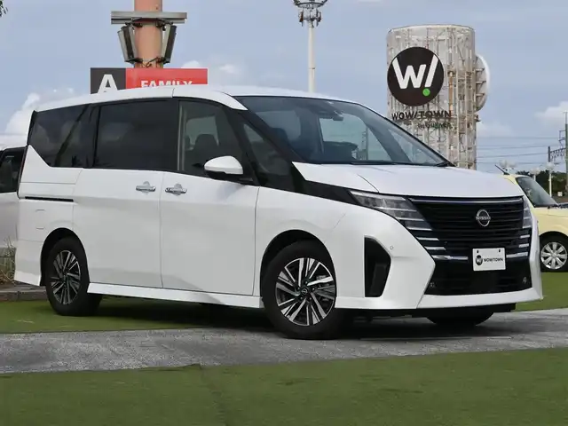 日産 セレナ ハイウェイスター V 千葉県 2023(令5)年 3.2万km プリズムホワイト プロパイロット/両側パワースライドドア/社外SDナビ/【Bluetooth接続】/アラウンドビューモニター/革巻きステアリング/ETC/LEDヘッドライト/フォグライト/ウインカーミラー/コーナーセンサー/純正16インチアルミホイル/サイド/カーテンエアバッグ/インテリジェントキー