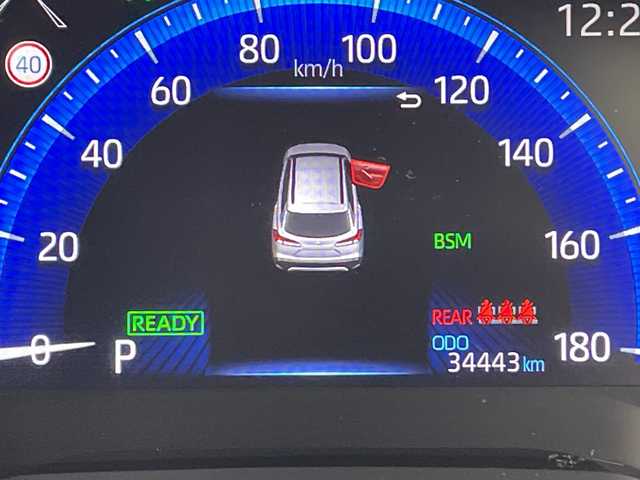 トヨタ カローラ クロス ハイブリッド Z 鹿児島県 2022(令4)年 3.5万km プラチナホワイトパールマイカ 純正9インチディスプレイオーディオ/パノラミックビューモニター/プリクラッシュセーフティ/レーンキープアシスト/レーダークルーズコントロール/電動リアゲート/ブラインドスポットモニター/ドライブレコーダー/ETC/AC100V/オートライト/ハーフレザーシート/シートヒーター/純正フロアマット/ドアバイザー/スマートキー/プッシュスタート