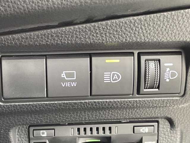 トヨタ カローラ クロス ハイブリッド Z 鹿児島県 2022(令4)年 3.5万km プラチナホワイトパールマイカ 純正9インチディスプレイオーディオ/パノラミックビューモニター/プリクラッシュセーフティ/レーンキープアシスト/レーダークルーズコントロール/電動リアゲート/ブラインドスポットモニター/ドライブレコーダー/ETC/AC100V/オートライト/ハーフレザーシート/シートヒーター/純正フロアマット/ドアバイザー/スマートキー/プッシュスタート