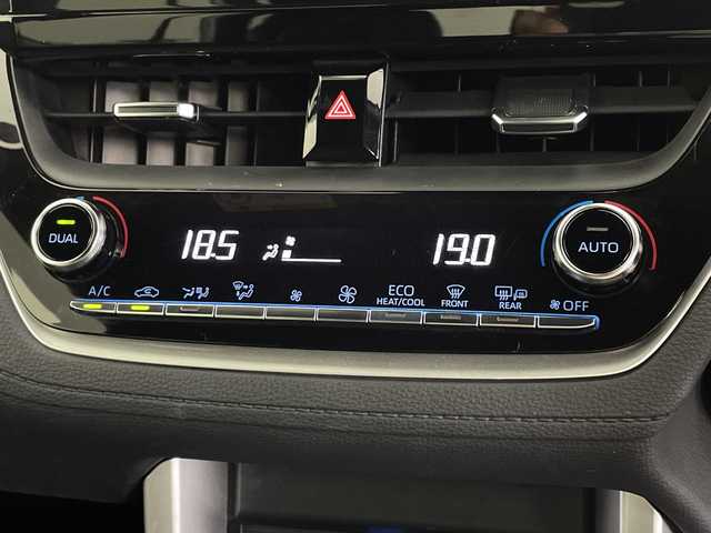 トヨタ カローラ クロス ハイブリッド Z 鹿児島県 2022(令4)年 3.5万km プラチナホワイトパールマイカ 純正9インチディスプレイオーディオ/パノラミックビューモニター/プリクラッシュセーフティ/レーンキープアシスト/レーダークルーズコントロール/電動リアゲート/ブラインドスポットモニター/ドライブレコーダー/ETC/AC100V/オートライト/ハーフレザーシート/シートヒーター/純正フロアマット/ドアバイザー/スマートキー/プッシュスタート