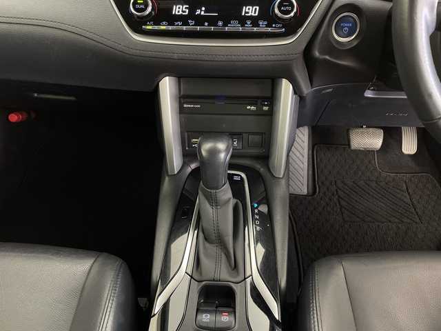 トヨタ カローラ クロス ハイブリッド Z 鹿児島県 2022(令4)年 3.5万km プラチナホワイトパールマイカ 純正9インチディスプレイオーディオ/パノラミックビューモニター/プリクラッシュセーフティ/レーンキープアシスト/レーダークルーズコントロール/電動リアゲート/ブラインドスポットモニター/ドライブレコーダー/ETC/AC100V/オートライト/ハーフレザーシート/シートヒーター/純正フロアマット/ドアバイザー/スマートキー/プッシュスタート