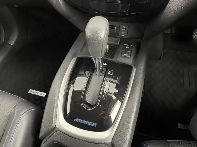 日産 エクストレイル ハイブリッド オーテック iパッケージ 道央・札幌 2020(令2)年 5.7万km カスピアンブルー ・４WD/・プロパイロット/・メーカーナビ/　CD/DVD/SD/BT/フルセグ/・アラウンドビューモニター/・デジタルインナーミラー/・前方ドライブレコーダー/・エマージェンシーブレーキ/・レーダークルーズコントロール/・レーンキープアシスト/・クリアランスソナー/・オートハイビーム/・ダウンヒルアシストコントロール/・カプロンシート/・全席シートヒーター/・パワーバックドア/・LEDヘッドライト/・フォグライト/・オートライト/・プッシュスタート/・スマートキー/・純正フロアマット/・ドアバイザー/・ルーフレール