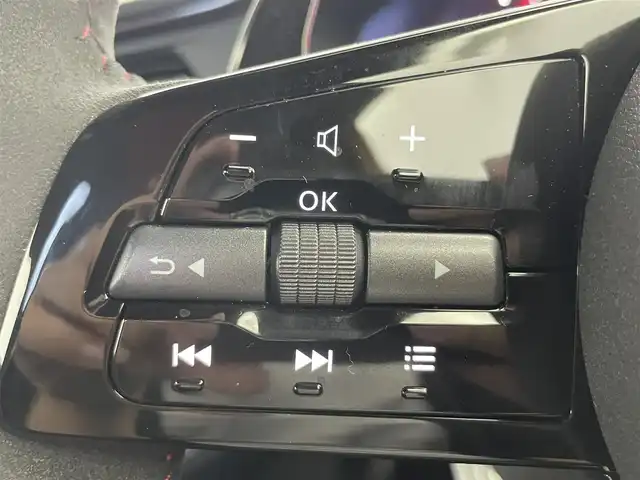 日産 フェアレディ Ｚ ニスモ 富山県 2024(令6)年 0.8万km グレーⅡ ワンオーナー/純正ナビ（AM/FM/USB/BT）/フルセグTV/バックカメラ/エマージェンシーブレーキ/インテリジェントクルーズコントロール/車線逸脱警報/ハイビームアシスト/LEDヘッドライト/クリアランスソナー/ハーフレザーシート/ドライブレコーダー/ビルトインETC/パドルシフト/レーダー探知機/スマートキー×２/プッシュスタート/純正フロアマット/取扱説明書/保証書