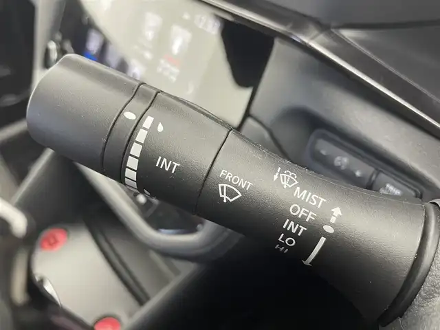 日産 フェアレディ Ｚ ニスモ 富山県 2024(令6)年 0.8万km グレーⅡ ワンオーナー/純正ナビ（AM/FM/USB/BT）/フルセグTV/バックカメラ/エマージェンシーブレーキ/インテリジェントクルーズコントロール/車線逸脱警報/ハイビームアシスト/LEDヘッドライト/クリアランスソナー/ハーフレザーシート/ドライブレコーダー/ビルトインETC/パドルシフト/レーダー探知機/スマートキー×２/プッシュスタート/純正フロアマット/取扱説明書/保証書