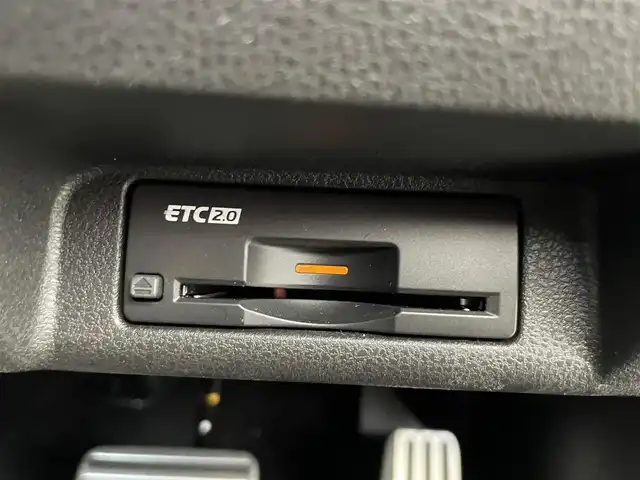 日産 フェアレディ Ｚ ニスモ 富山県 2024(令6)年 0.8万km グレーⅡ ワンオーナー/純正ナビ（AM/FM/USB/BT）/フルセグTV/バックカメラ/エマージェンシーブレーキ/インテリジェントクルーズコントロール/車線逸脱警報/ハイビームアシスト/LEDヘッドライト/クリアランスソナー/ハーフレザーシート/ドライブレコーダー/ビルトインETC/パドルシフト/レーダー探知機/スマートキー×２/プッシュスタート/純正フロアマット/取扱説明書/保証書