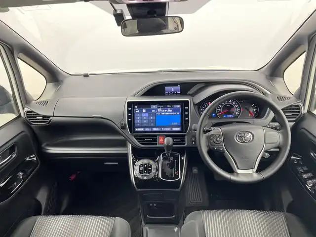 トヨタ ヴォクシー ZS 煌 群馬県 2018(平30)年 5.6万km ホワイトパールクリスタルシャイン モデリスタエアロ　純正１０型ナビ　バックカメラ　クルーズコントロール　衝突被害軽減ブレーキ　オートマチックハイビーム　両側電動スライドドア　ドライブレコーダー　ＥＴＣ２．０　ＬＥＤライト　禁煙車