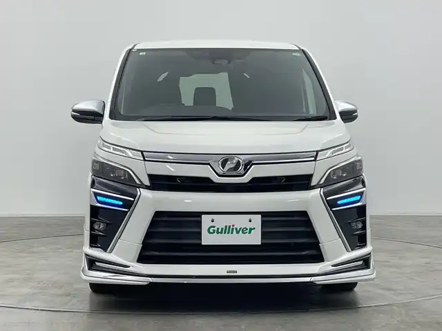 トヨタ ヴォクシー ZS 煌 群馬県 2018(平30)年 5.6万km ホワイトパールクリスタルシャイン モデリスタエアロ　純正１０型ナビ　バックカメラ　クルーズコントロール　衝突被害軽減ブレーキ　オートマチックハイビーム　両側電動スライドドア　ドライブレコーダー　ＥＴＣ２．０　ＬＥＤライト　禁煙車