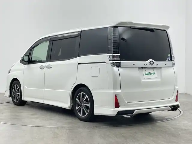 トヨタ ヴォクシー ZS 煌 群馬県 2018(平30)年 5.6万km ホワイトパールクリスタルシャイン モデリスタエアロ　純正１０型ナビ　バックカメラ　クルーズコントロール　衝突被害軽減ブレーキ　オートマチックハイビーム　両側電動スライドドア　ドライブレコーダー　ＥＴＣ２．０　ＬＥＤライト　禁煙車