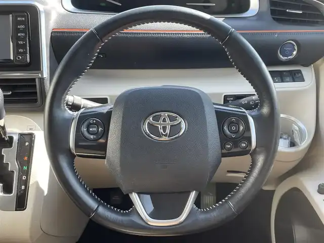 トヨタ シエンタ ハイブリッド G 熊本県 2017(平29)年 2.6万km ホワイトパールクリスタルシャイン 純正ナビ/・AM/FM/CD/BT/AUX/TV/トヨタセーフティセンス/・衝突軽減ブレーキ/・レーンキープアシスト/・オートハイビーム/・先行車発進お知らせ/ETC/両側電動スライドドア/ドライブレコーダー/革巻きステアリング/ステアリングスイッチ/純正フロアマット/電動格納ミラー/ウインカーミラー/プッシュスタート/スマートキー