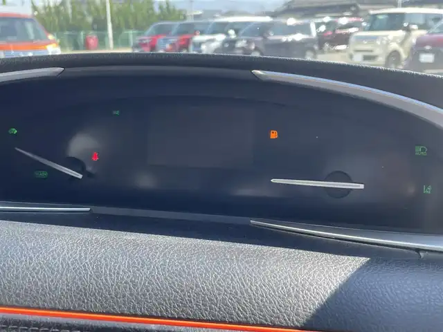 トヨタ シエンタ ハイブリッド G 熊本県 2017(平29)年 2.6万km ホワイトパールクリスタルシャイン 純正ナビ/・AM/FM/CD/BT/AUX/TV/トヨタセーフティセンス/・衝突軽減ブレーキ/・レーンキープアシスト/・オートハイビーム/・先行車発進お知らせ/ETC/両側電動スライドドア/ドライブレコーダー/革巻きステアリング/ステアリングスイッチ/純正フロアマット/電動格納ミラー/ウインカーミラー/プッシュスタート/スマートキー