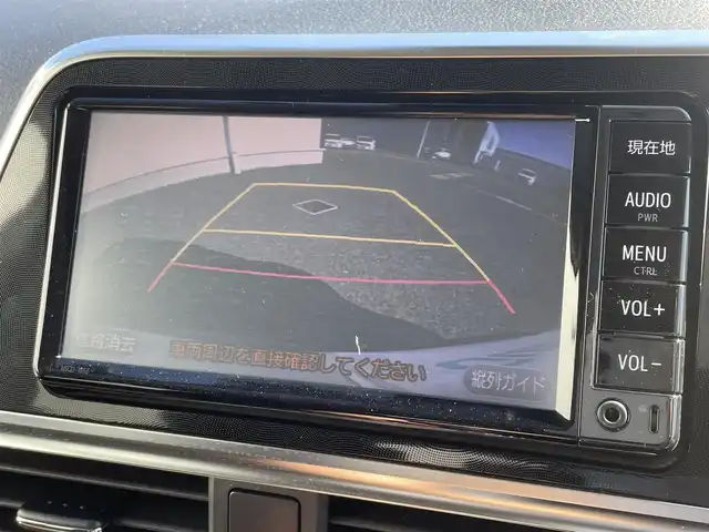 トヨタ シエンタ ハイブリッド G 熊本県 2017(平29)年 2.6万km ホワイトパールクリスタルシャイン 純正ナビ/・AM/FM/CD/BT/AUX/TV/トヨタセーフティセンス/・衝突軽減ブレーキ/・レーンキープアシスト/・オートハイビーム/・先行車発進お知らせ/ETC/両側電動スライドドア/ドライブレコーダー/革巻きステアリング/ステアリングスイッチ/純正フロアマット/電動格納ミラー/ウインカーミラー/プッシュスタート/スマートキー