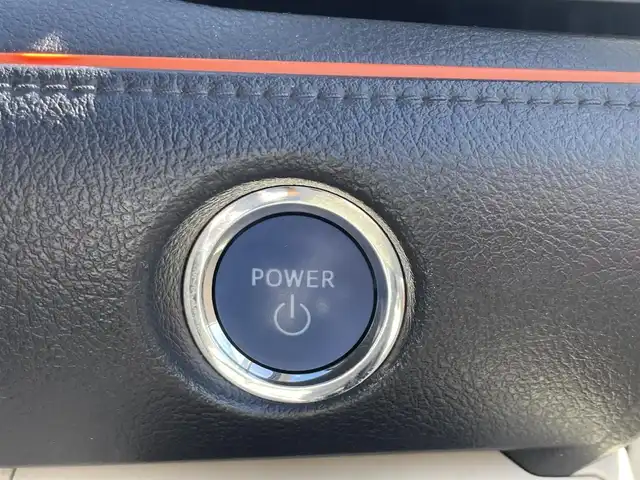 トヨタ シエンタ ハイブリッド G 熊本県 2017(平29)年 2.6万km ホワイトパールクリスタルシャイン 純正ナビ/・AM/FM/CD/BT/AUX/TV/トヨタセーフティセンス/・衝突軽減ブレーキ/・レーンキープアシスト/・オートハイビーム/・先行車発進お知らせ/ETC/両側電動スライドドア/ドライブレコーダー/革巻きステアリング/ステアリングスイッチ/純正フロアマット/電動格納ミラー/ウインカーミラー/プッシュスタート/スマートキー