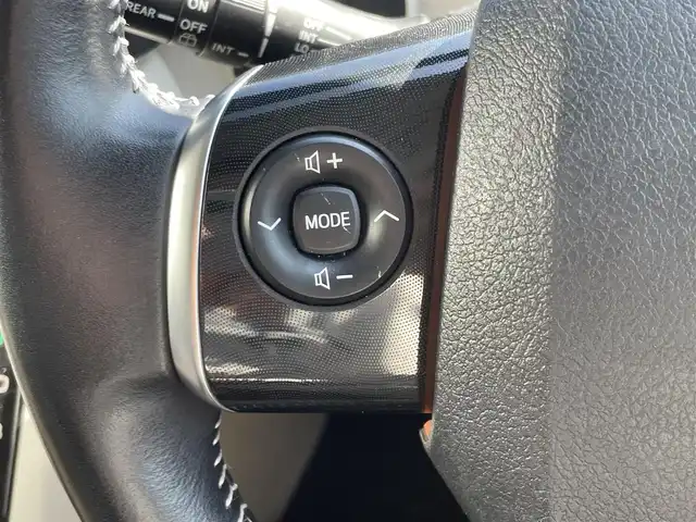 トヨタ シエンタ ハイブリッド G 熊本県 2017(平29)年 2.6万km ホワイトパールクリスタルシャイン 純正ナビ/・AM/FM/CD/BT/AUX/TV/トヨタセーフティセンス/・衝突軽減ブレーキ/・レーンキープアシスト/・オートハイビーム/・先行車発進お知らせ/ETC/両側電動スライドドア/ドライブレコーダー/革巻きステアリング/ステアリングスイッチ/純正フロアマット/電動格納ミラー/ウインカーミラー/プッシュスタート/スマートキー