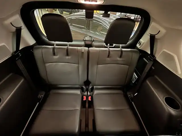 トヨタ ランドクルーザー プラド TX Lパッケージ 群馬県 2020(令2)年 2.6万km ホワイトパールクリスタルシャイン 4WD/トヨタセーフティセンス/・レーンディパーチャーアラート/・プリクラッシュセーフティ/・ブラインドスポットモニター/・レーダークルーズコントロール/・クリアランスソナー/純正SDナビ/（AM/FM/CD/DVD/BT/USB/AUX）/フルセグTV/サンルーフ/TRDエアロ（F・R）/パノラミックビューモニター/デジタルインナーミラー/ドライブレコーダー/ビルトインETC2.0/ブラックレザーシート/前席シートヒーター/前席エアシート/前席パワーシート/ウッドコンビステアリング/ステアリングスイッチ/LEDヘッドライト/オートライト/オートマチックハイビーム/ヘッドライトウォッシャー/フォグライト/純正19インチAW/電動ウィンカーミラー/横滑り防止装置/スマートキー