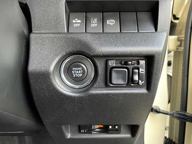 スズキ ジムニー XC 道北・旭川 2020(令2)年 3万km シフォンアイボリーM /4WD//禁煙車//ワンオーナー//純正メモリーナビ//CD/DVD/SD/BT/MSV/USB/TV//バックカメラ//セーフティ//デュアルカメラサポートブレーキ//レーンキープアシスト//クルーズコントロール//オートハイビーム//オートライト//LEDヘッドライト//フォグランプ//ヘッドライトウォッシャー//シートヒーター//ミラーヒーター//ビルトインETC//純正前後ドライブレコーダー//純正フロアマット//ドアバイザー//オールテレングッドリッチホワイトレター//純正マットフラップ//ハーフキャリア//純正オプショングリル