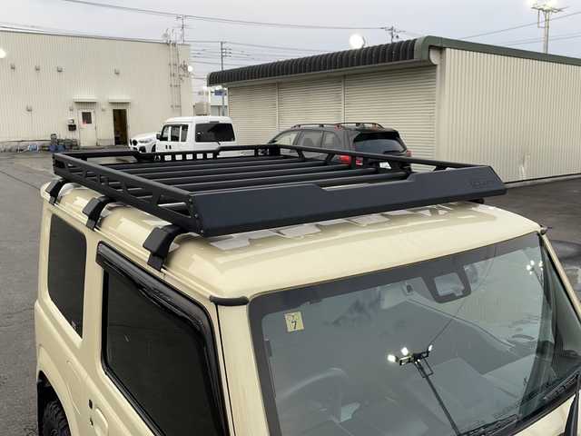 スズキ ジムニー XC 道北・旭川 2020(令2)年 3万km シフォンアイボリーM /4WD//禁煙車//ワンオーナー//純正メモリーナビ//CD/DVD/SD/BT/MSV/USB/TV//バックカメラ//セーフティ//デュアルカメラサポートブレーキ//レーンキープアシスト//クルーズコントロール//オートハイビーム//オートライト//LEDヘッドライト//フォグランプ//ヘッドライトウォッシャー//シートヒーター//ミラーヒーター//ビルトインETC//純正前後ドライブレコーダー//純正フロアマット//ドアバイザー//オールテレングッドリッチホワイトレター//純正マットフラップ//ハーフキャリア//純正オプショングリル