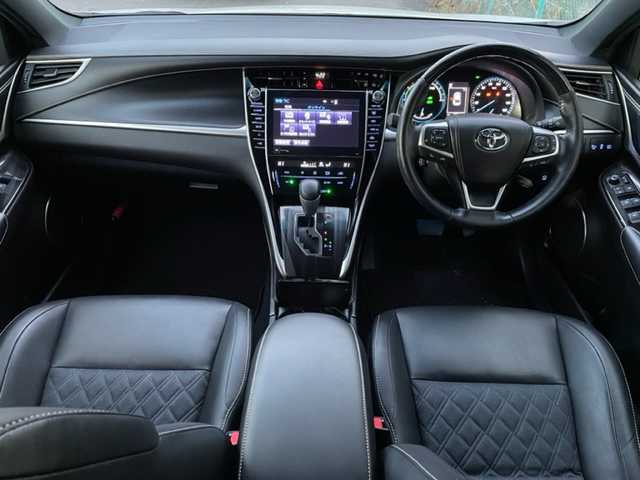 トヨタ ハリアー ハイブリッド プログレス 道央・札幌 2018(平30)年 2.8万km ホワイトパールクリスタルシャイン 【2510036602】/４ＷＤ　/トヨタセーフティセンス　/純正ナビ　/全方位カメラ　/ＴＲＤフルエアロ　/レーダークルーズ　/運転席電動シート　/電動リアゲート　/ハーフレザーシート　/純正１８インチアルミホイール　/ＬＥＤヘッドライト